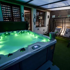Spa Privatif Toulouse Jacuzzi Hébergement de vacances Aucamville